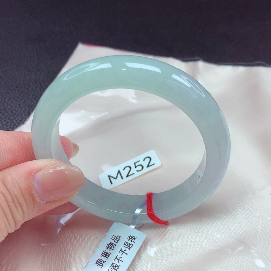 翡翠手镯未镶嵌手镯88