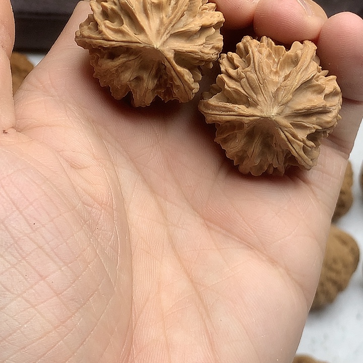 文玩核桃吊坠34 正奔