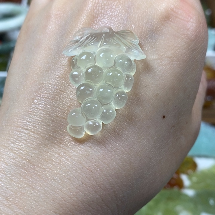 蛇纹石玉未镶嵌吊坠