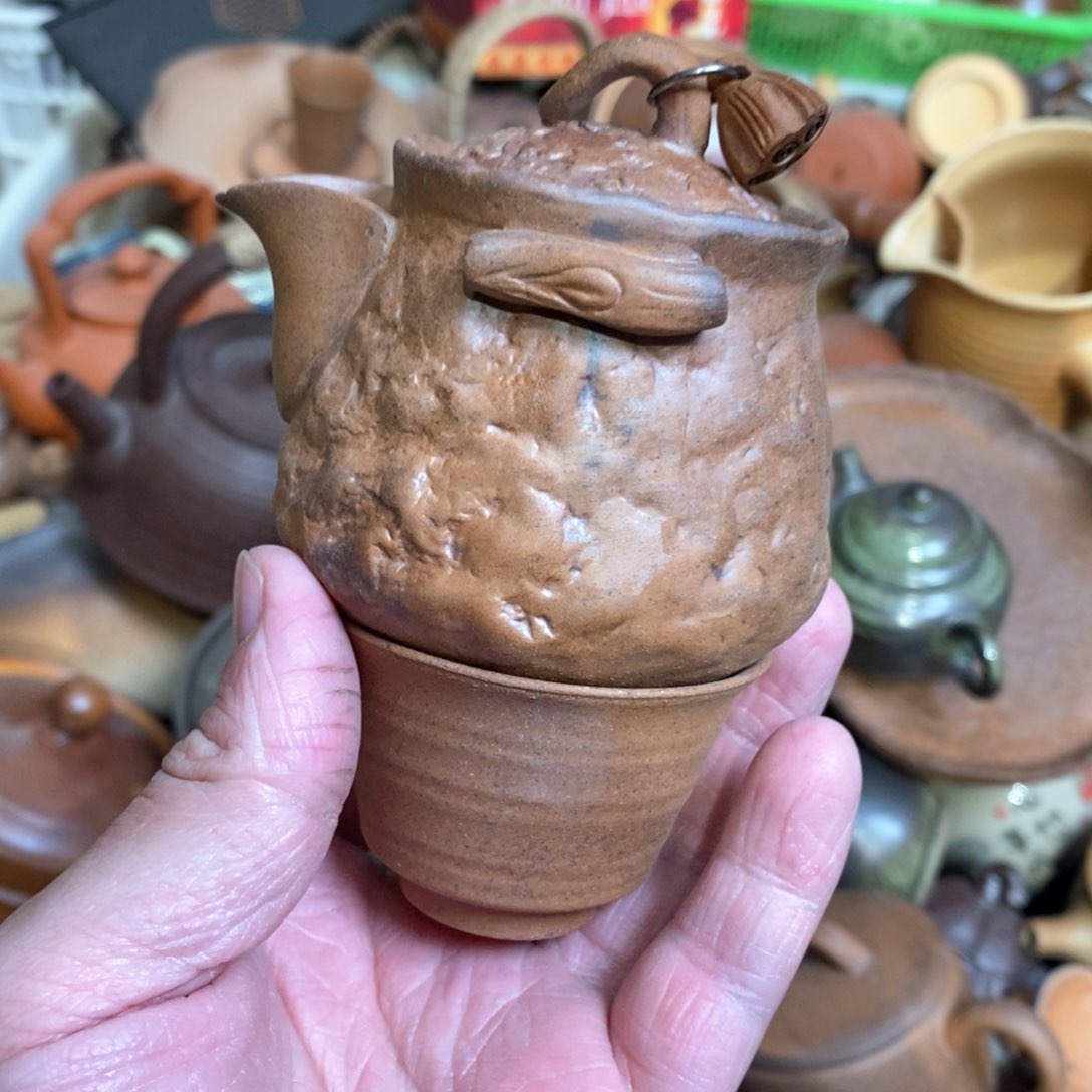盖碗冲泡后汤色清澈透明