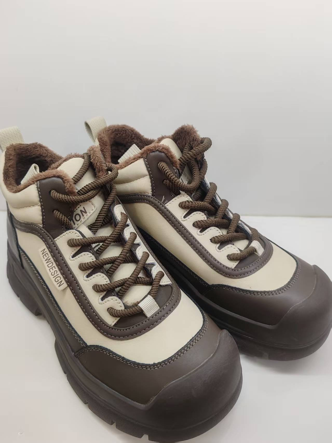 新款气质休闲百搭女士[二棉]休闲鞋A/TM/635703