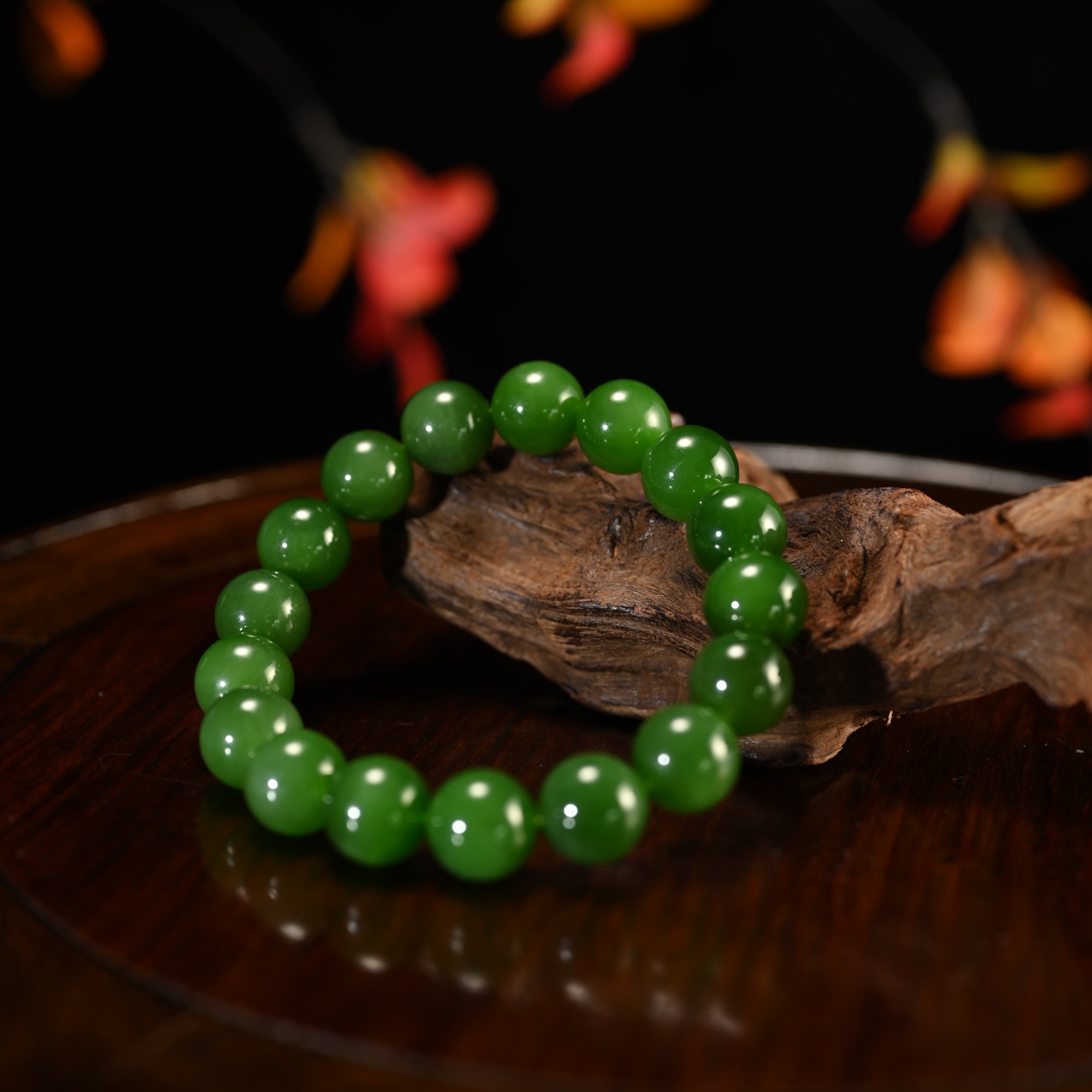 LOT8818 25YU109280和田玉碧玉手串/匡时