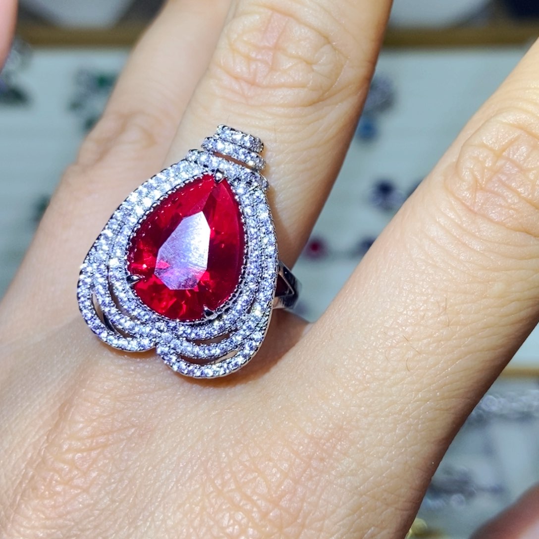 银S925镶嵌托帕石耳饰