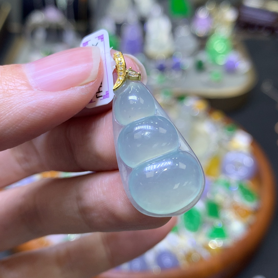 翡翠颈饰18K金镶嵌翡翠吊坠项链