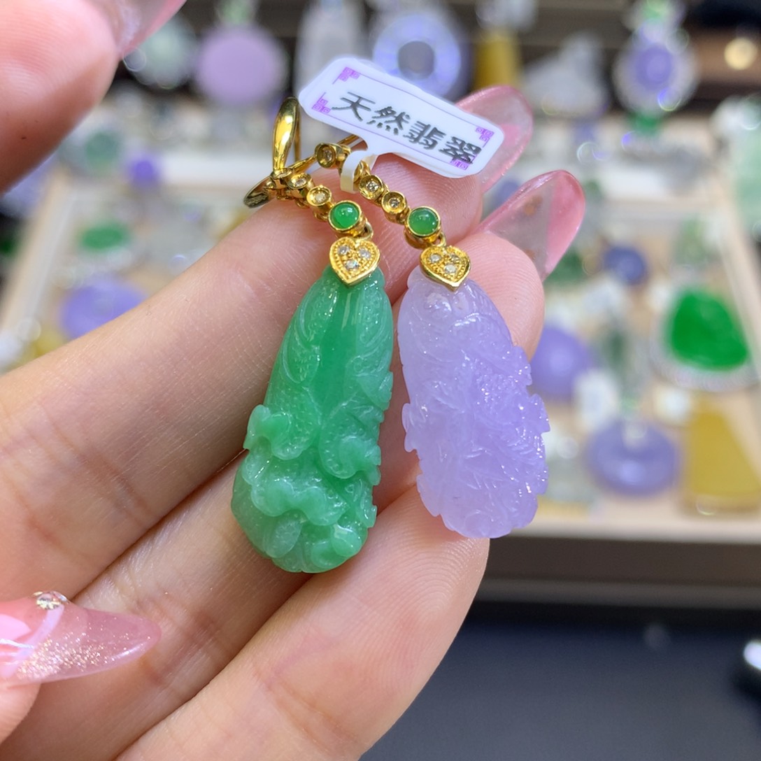 翡翠颈饰18K金镶嵌翡翠