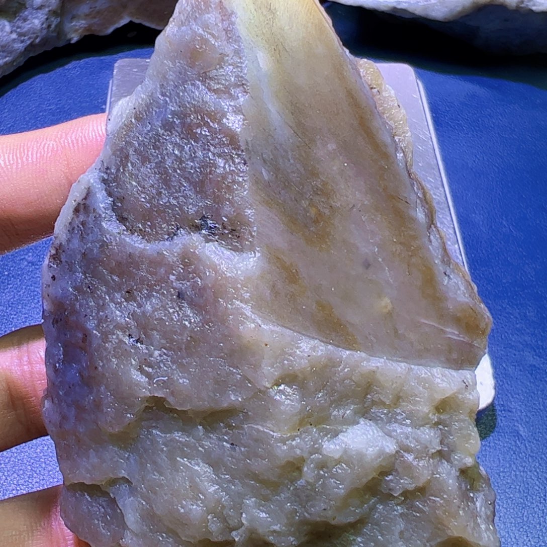 未镶嵌和田玉（糖玉）珠宝半成品