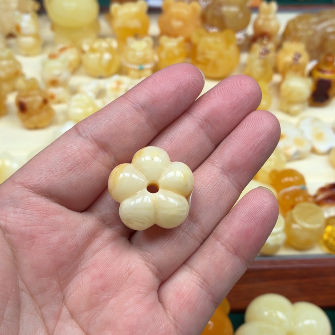 琥珀未镶嵌裸石蜜蜡