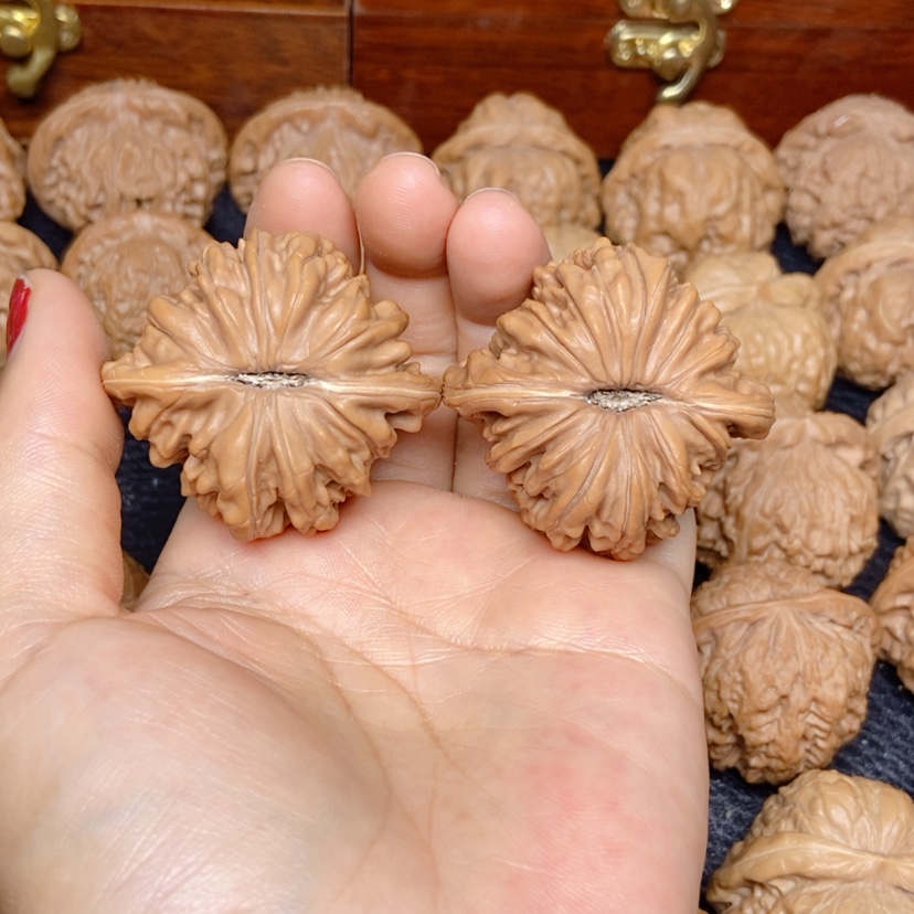 【闪购商品】文玩核桃吊坠百**生四座楼45