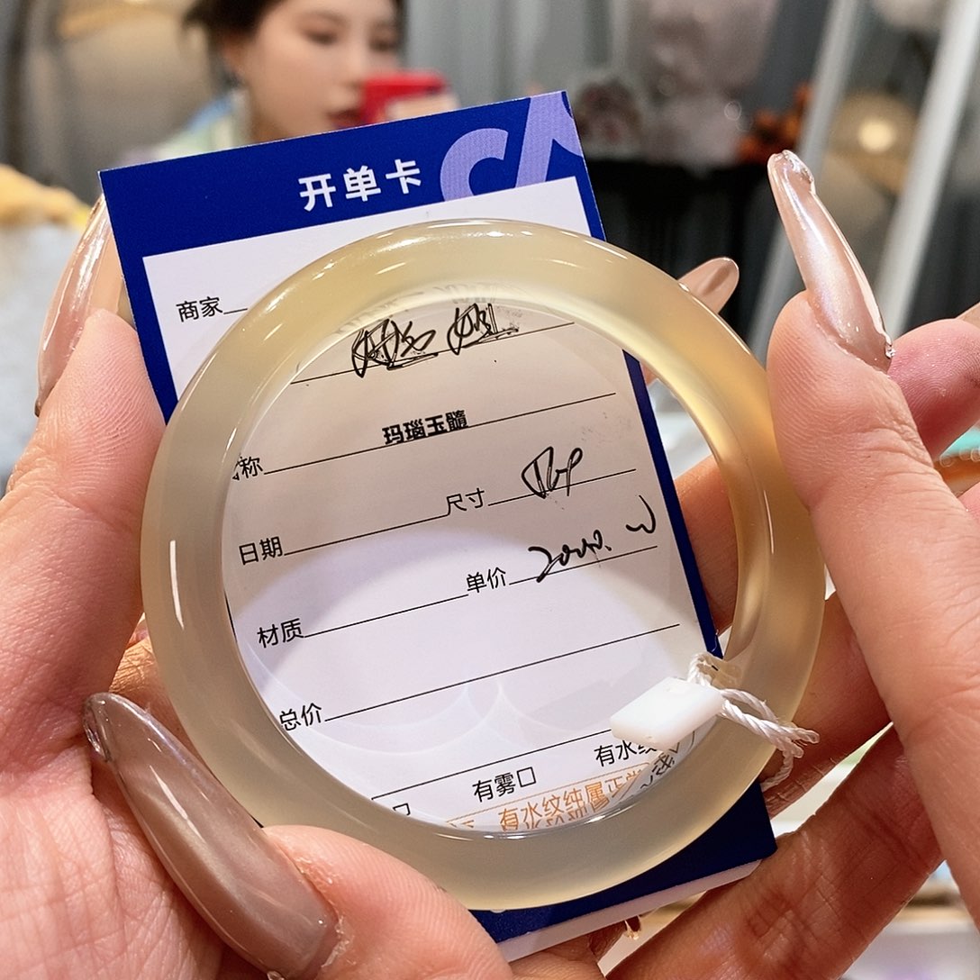 玛瑙/玉髓手镯未镶嵌好*姐