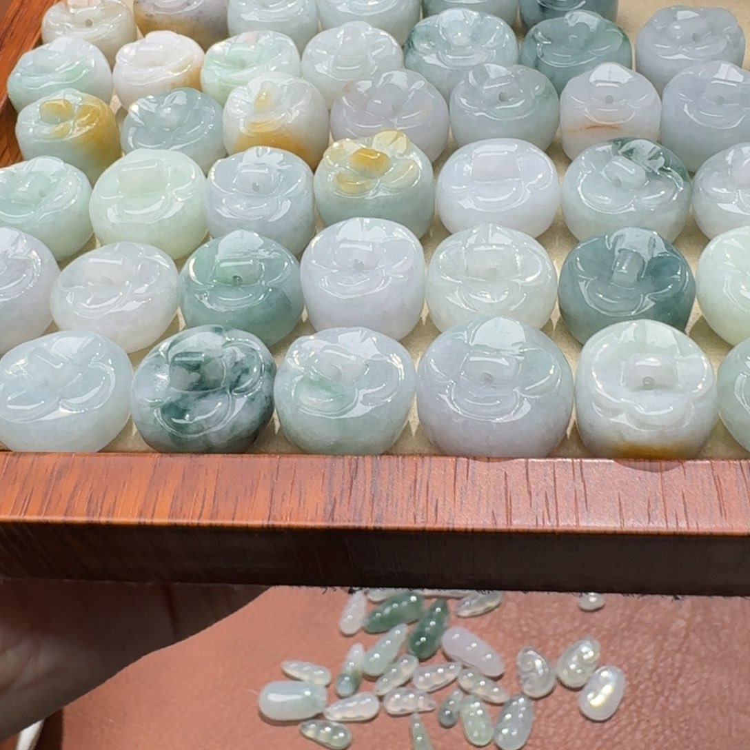 未镶嵌挂件翡翠福利1个，不包邮，拍邮费发货