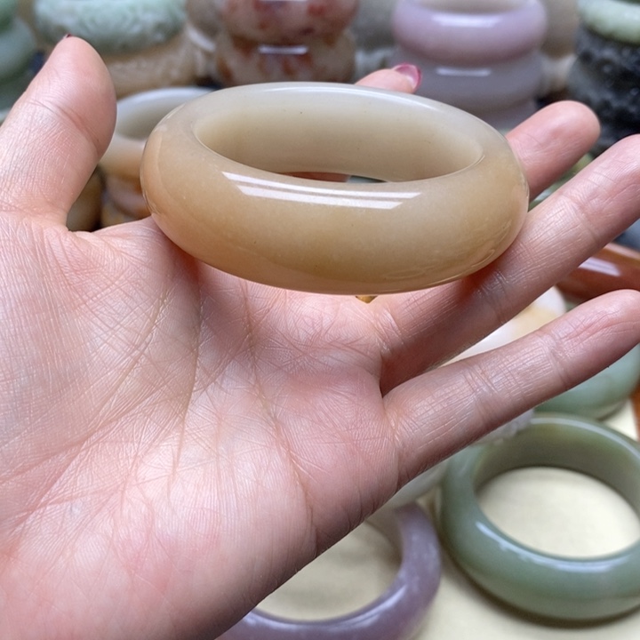 石英岩玉手镯未镶嵌