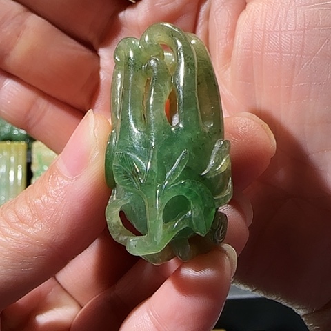 翡翠颈饰未镶嵌林***盛