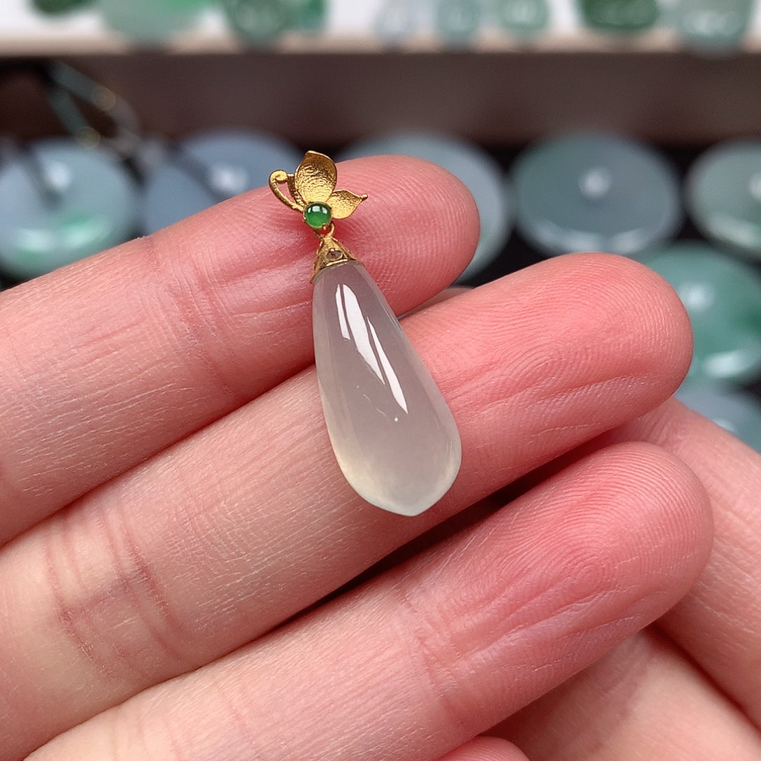 翡翠颈饰未镶嵌福瓜