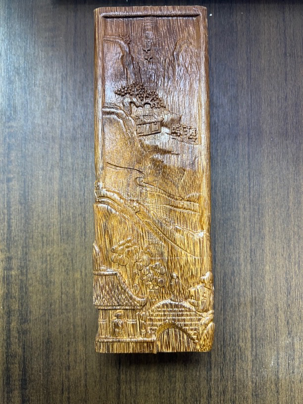 D8龙二文玩成品木串摆件