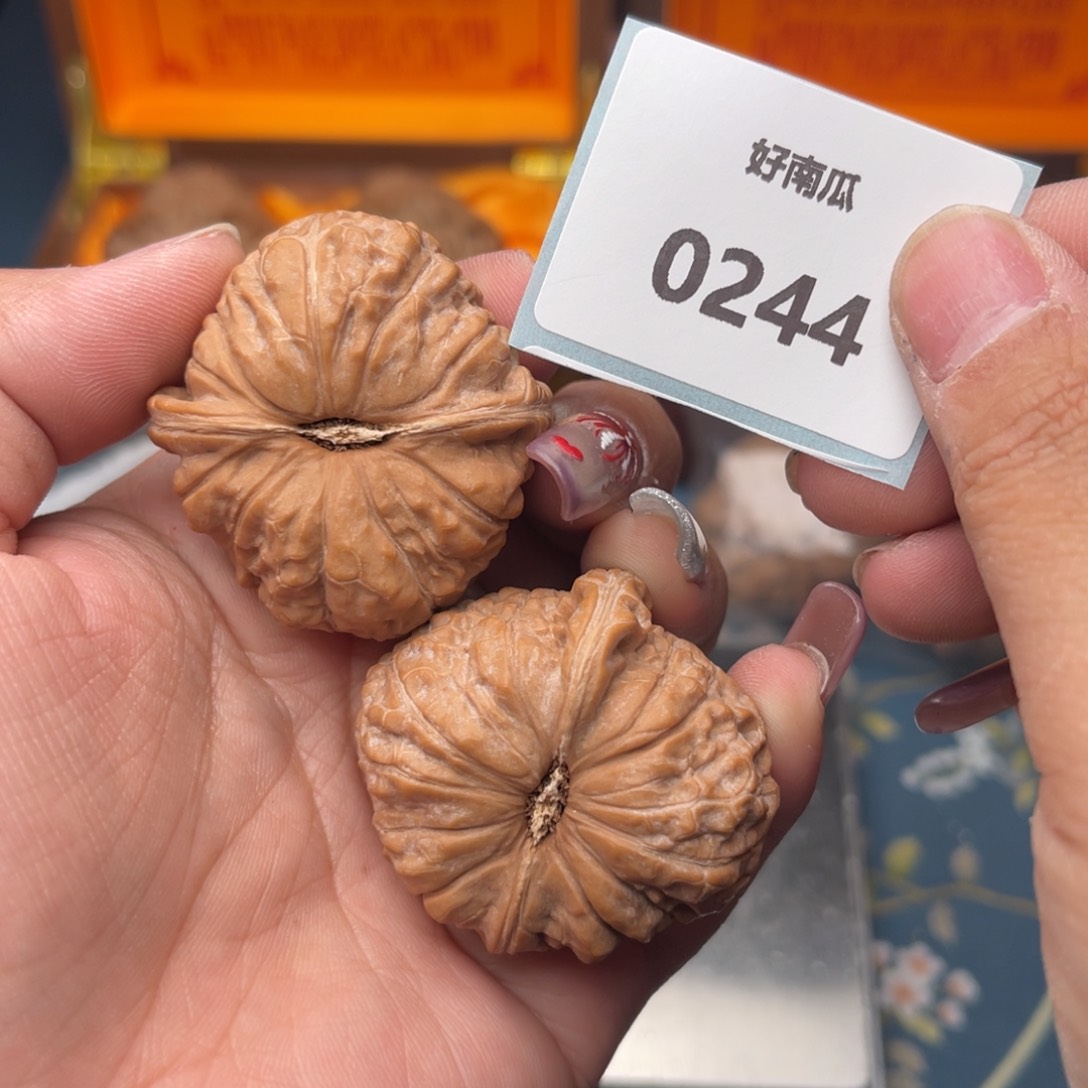 文玩核桃把件颜**失南瓜墩40