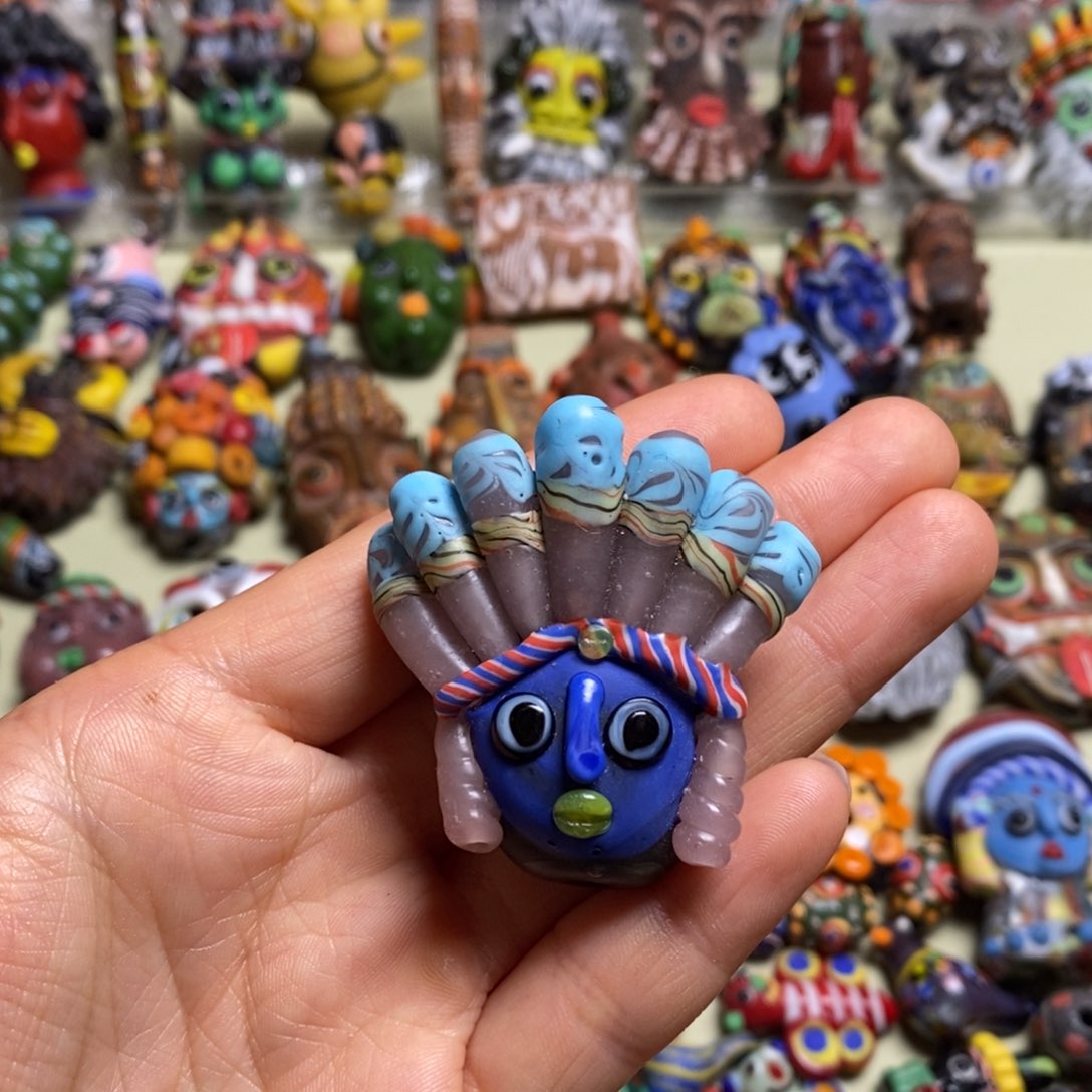 琉璃颈饰福利酋长一个