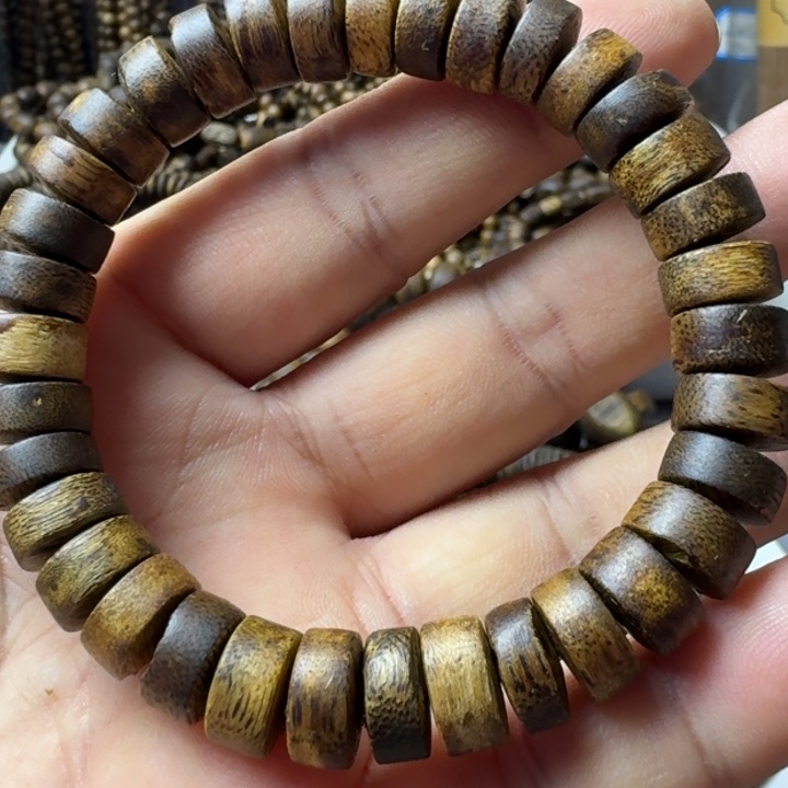 沉香手串乌身手串10克