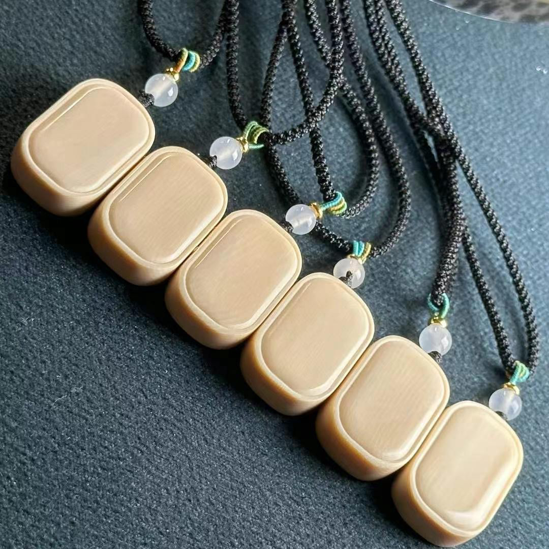 【禹宏甄选】保真保天然高油高润猛犸象牙无事牌吊坠（多样性发一）