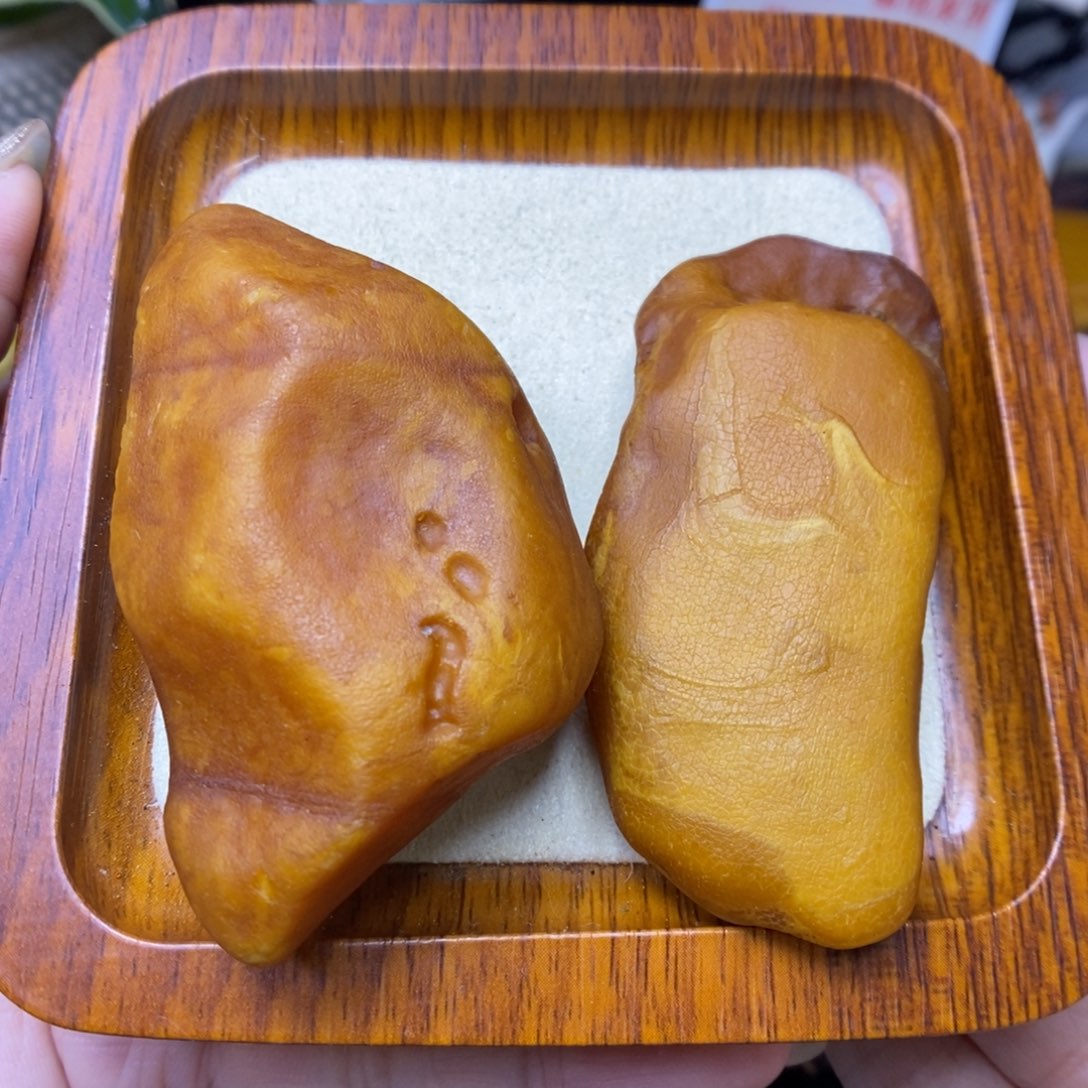 未镶嵌定制蜜蜡格*。敏