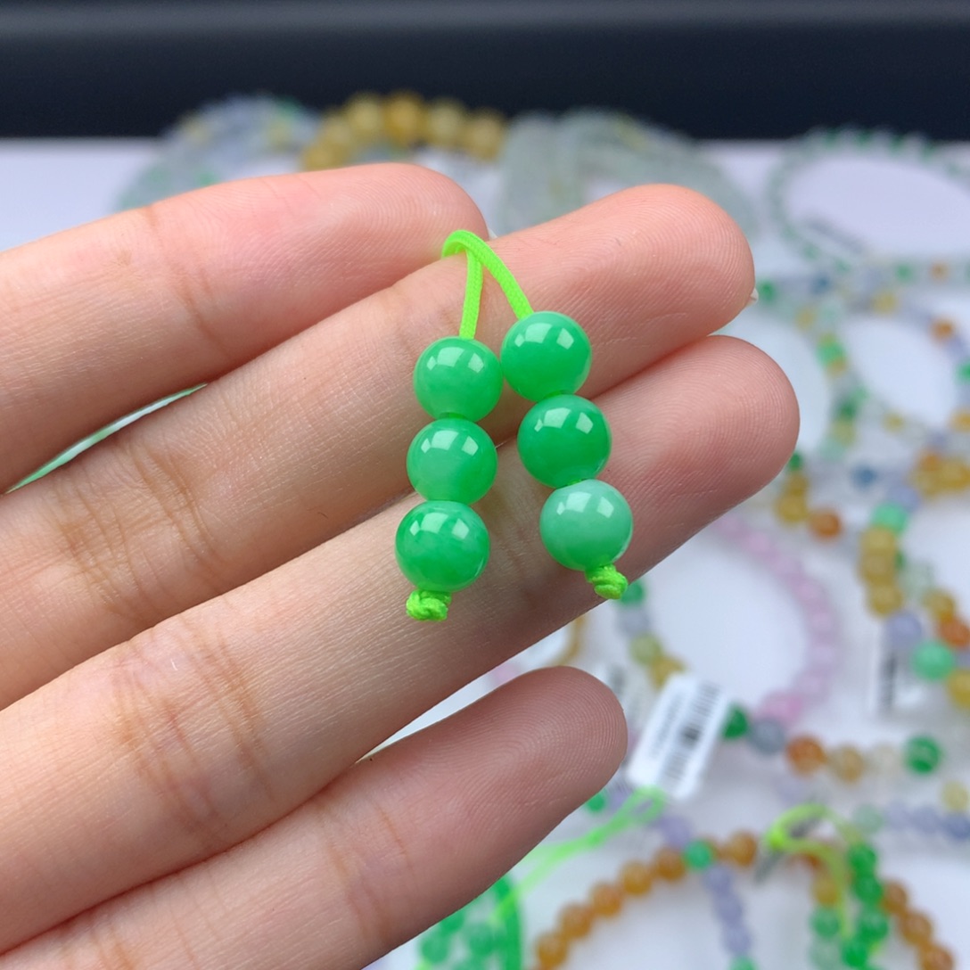 翡翠手链未镶嵌卡