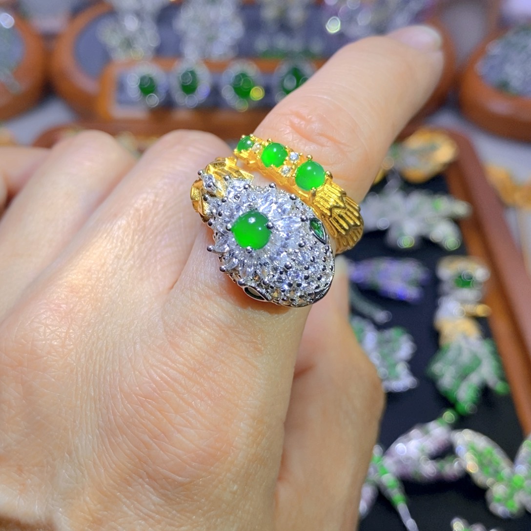 翡翠颈饰银S925镶嵌天然翡翠