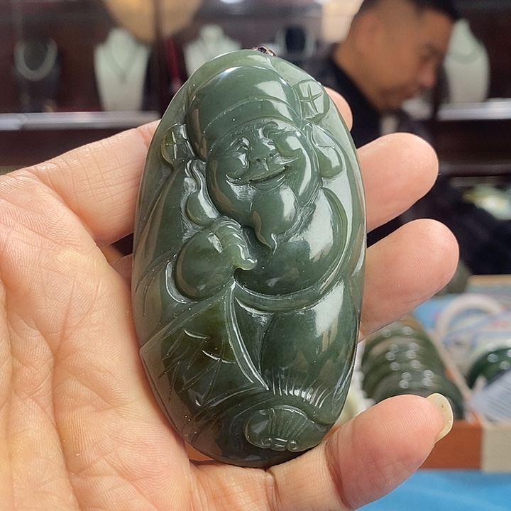 和田玉未镶嵌把件