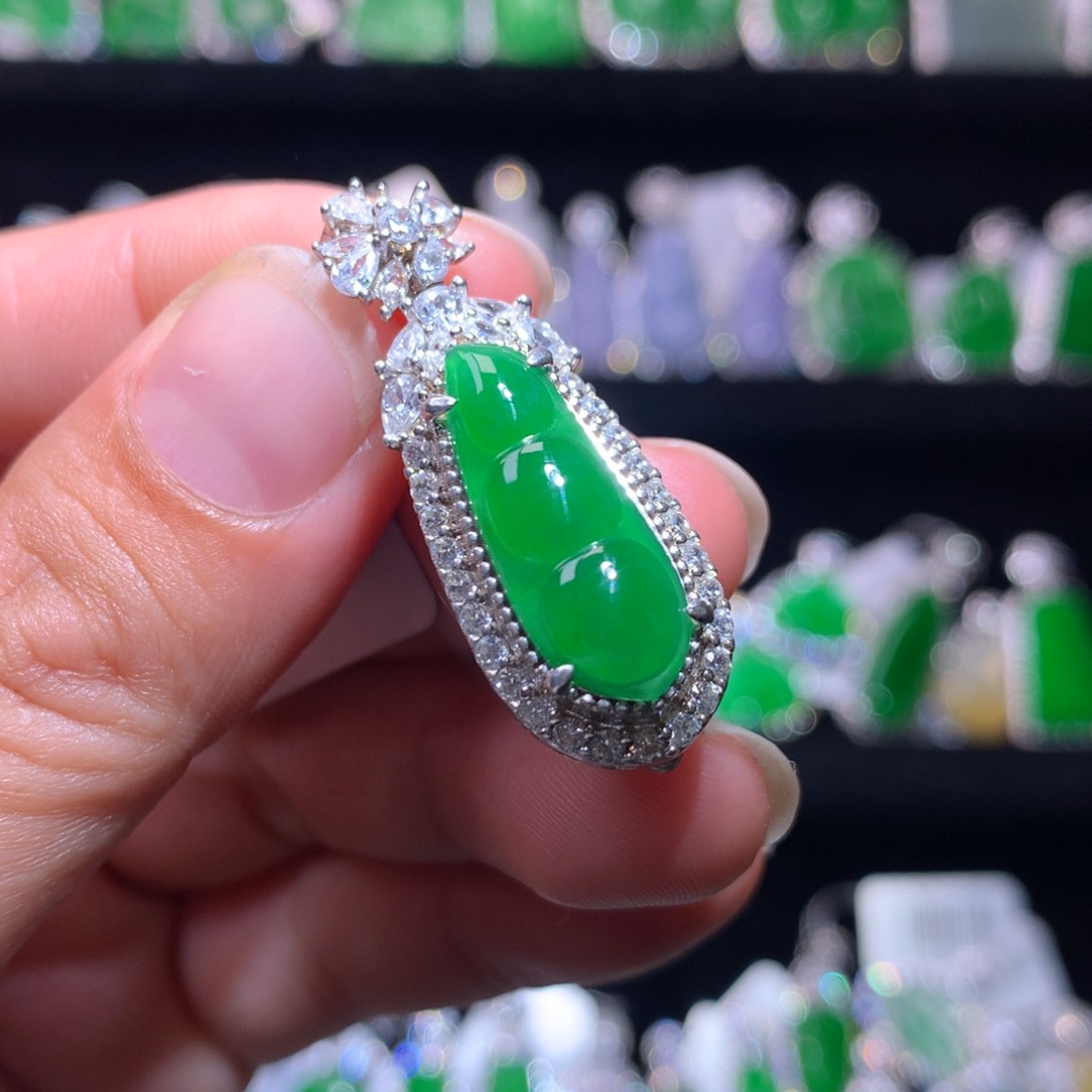 【闪购商品】颈饰银S925镶嵌翡翠天然翡翠