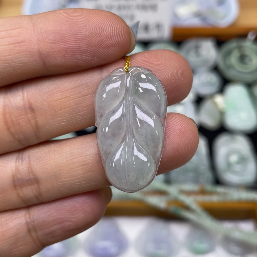 颈饰未镶嵌翡翠叶子