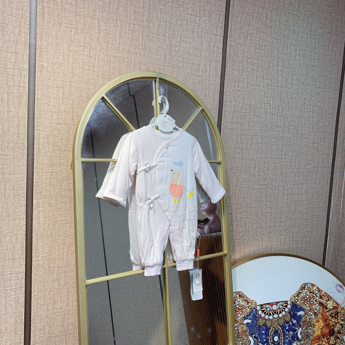 DI063   宝宝夹棉连体衣