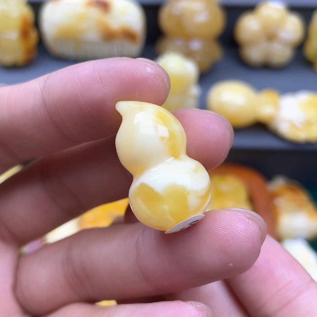 琥珀裸石未镶嵌蜜蜡