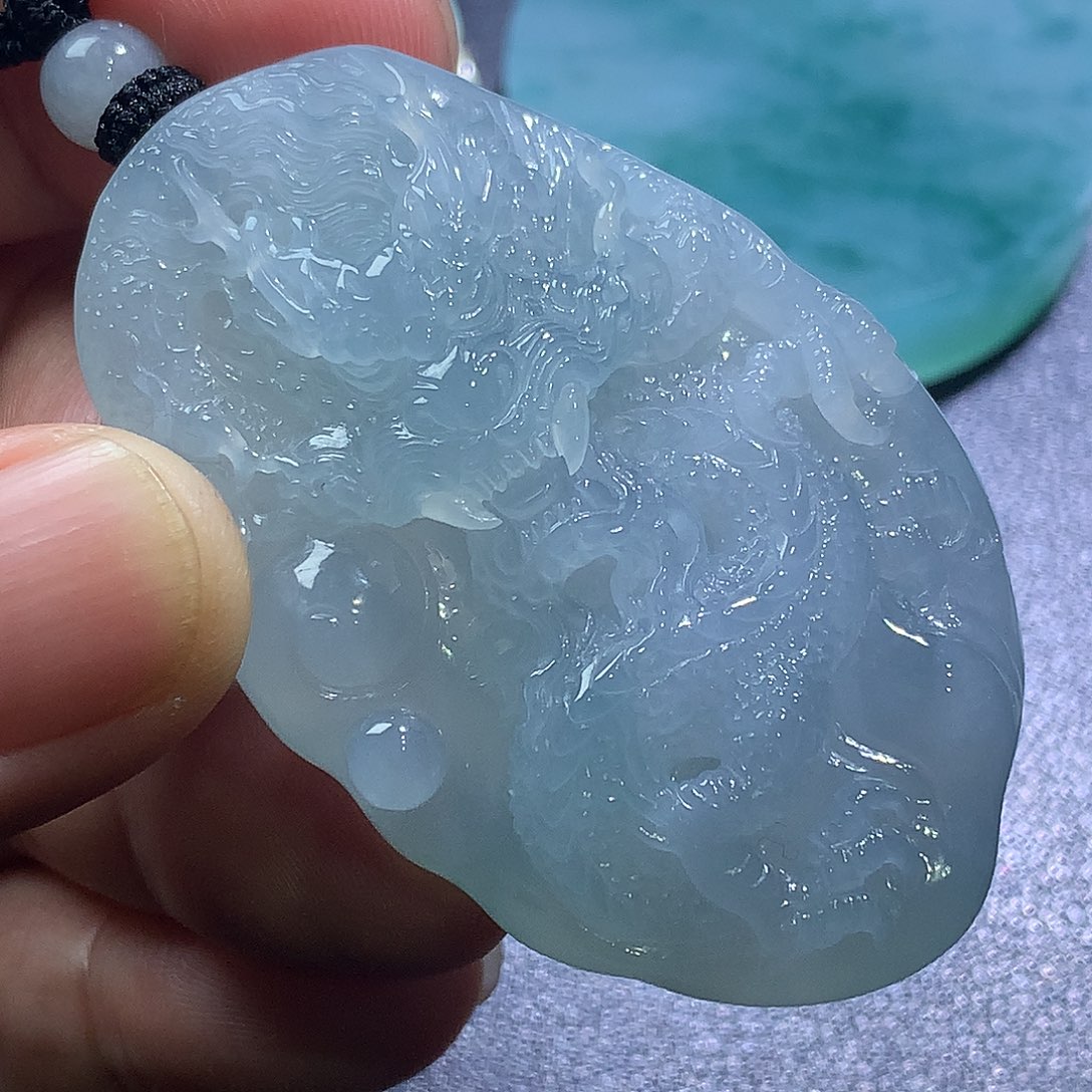 翡翠未镶嵌挂件龙