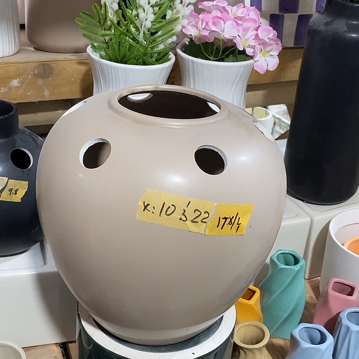 陶瓷花盆有孔 瑕疵介意勿拍 