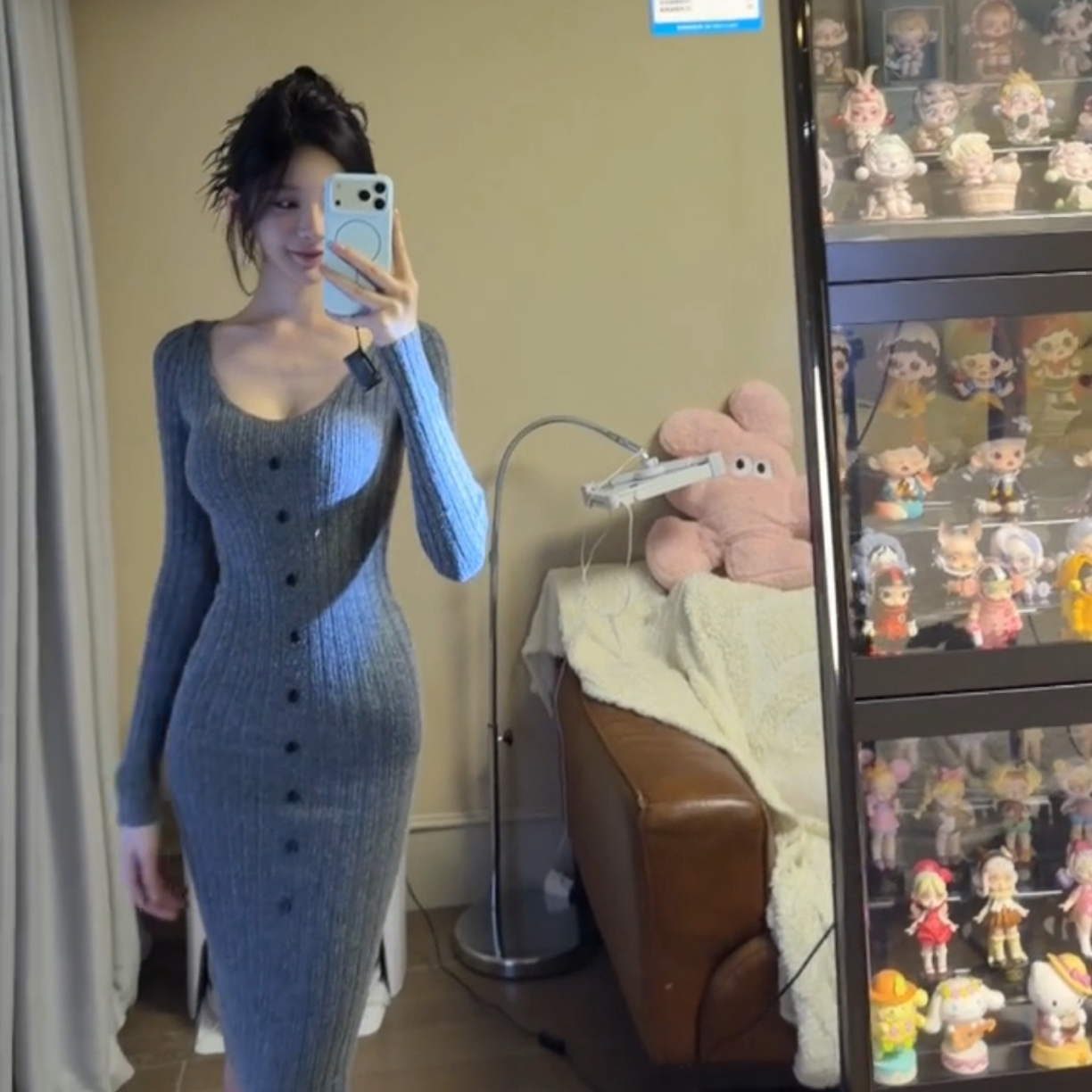 灰色方领长袖针织连衣裙女秋季高级感气质修身辣妹显瘦包臀中长裙