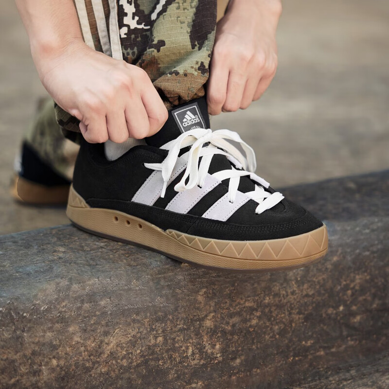 阿迪达斯休闲鞋新款ADIMATIC SHOES男女经典轻便低帮板鞋KI8879