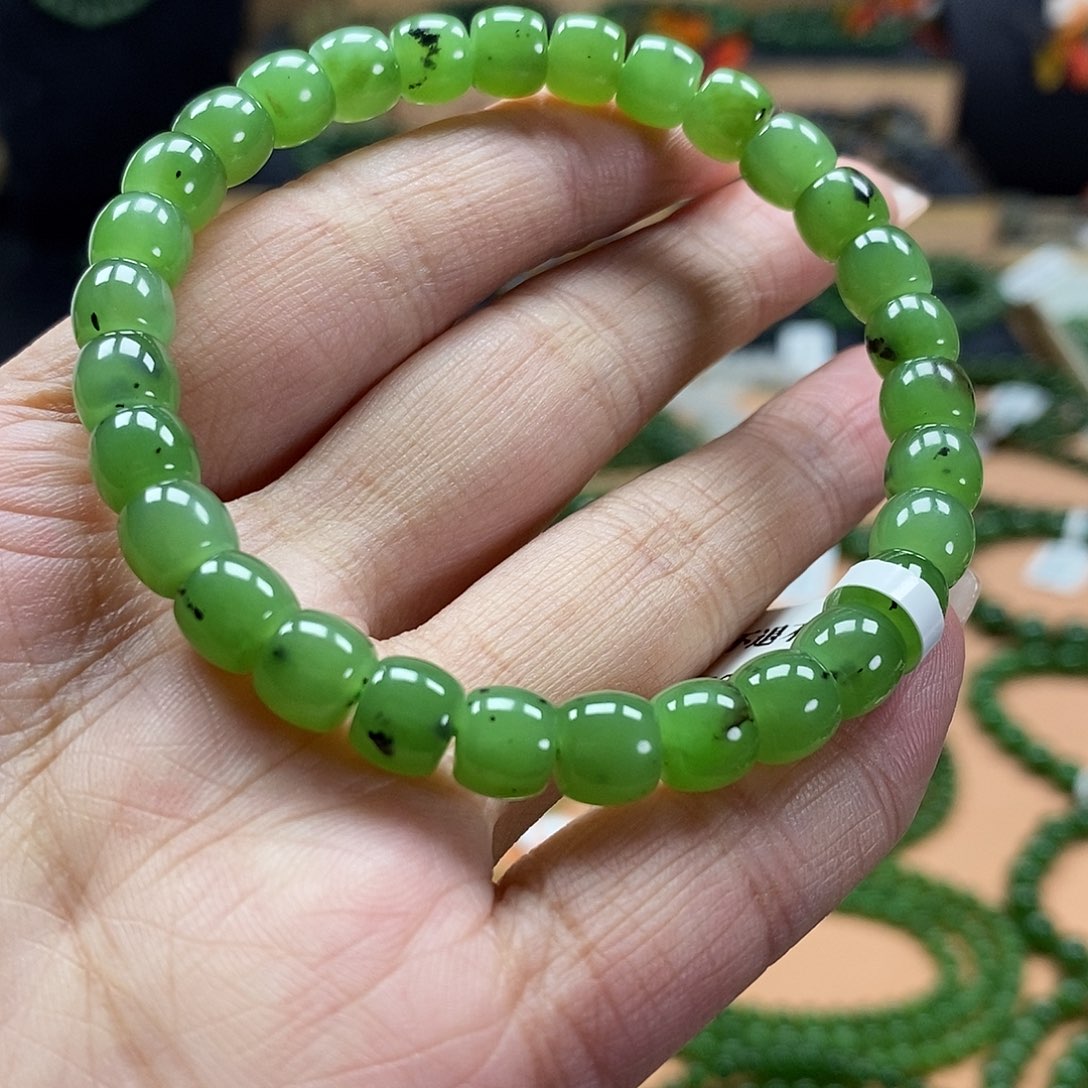 颈饰未镶嵌和田玉（碧玉）7mm