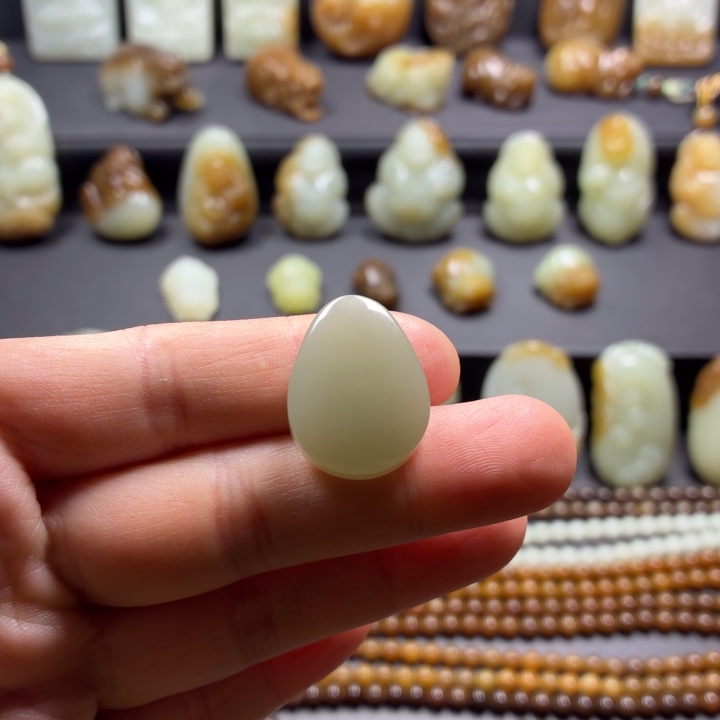 和田玉（糖玉）未镶嵌颈饰