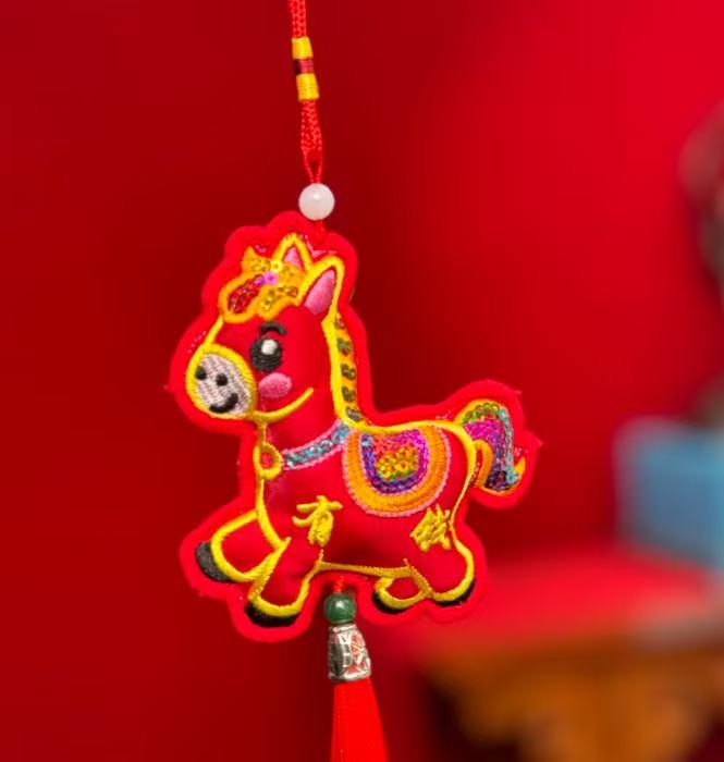 福袋-马年生肖香包香薰（马上有钱）挂件多颜色多样发