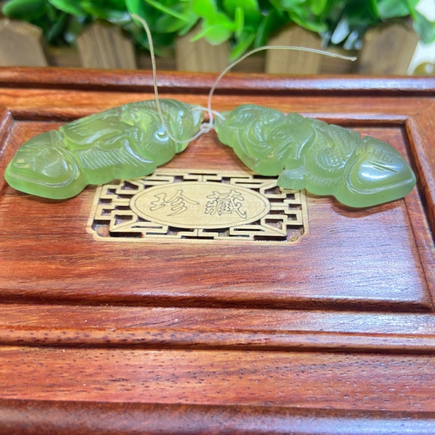 岫玉龙凤呈祥仿古雕刻绿色老180料20年前的雕工随机发货一对