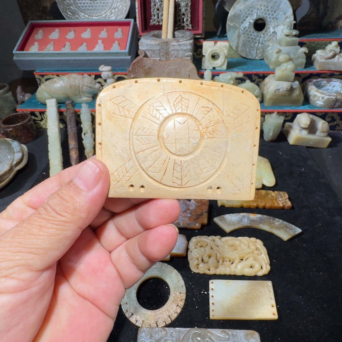 启***》和田玉（糖玉）未镶嵌挂件