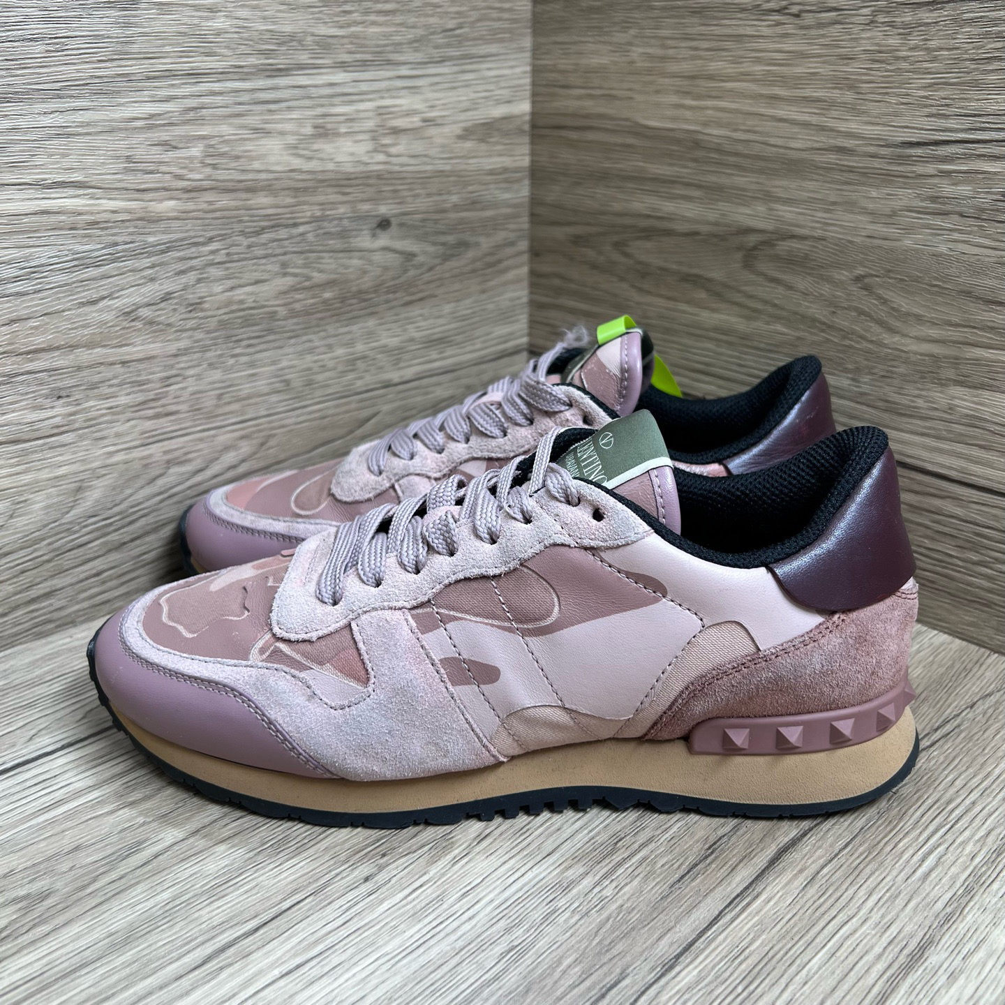 95新 Valentino/华伦天奴 粉色迷彩运动鞋 37码/95新