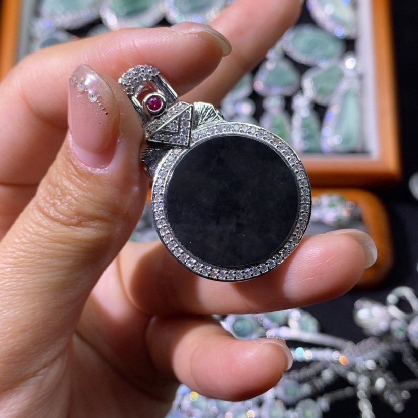 【闪购商品】翡翠颈饰未镶嵌天然