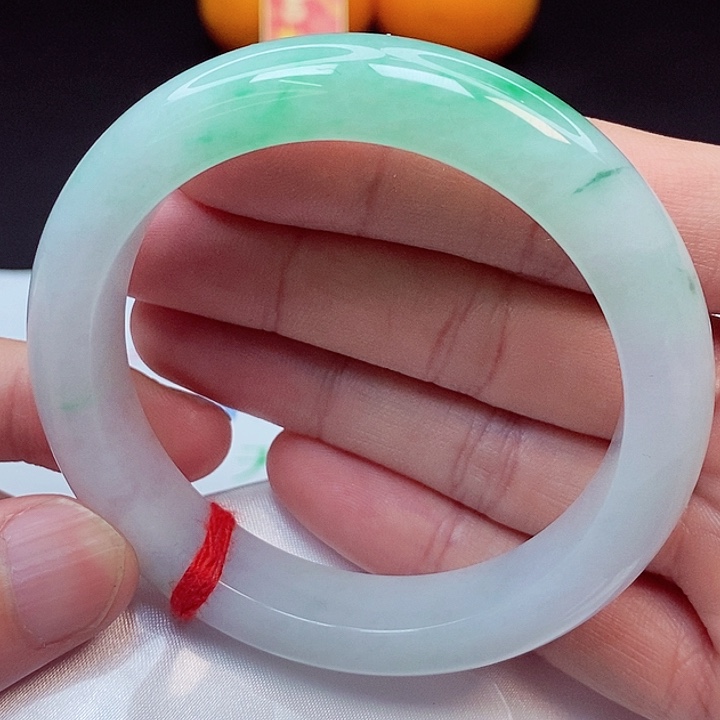 翡翠手镯未镶嵌59圈