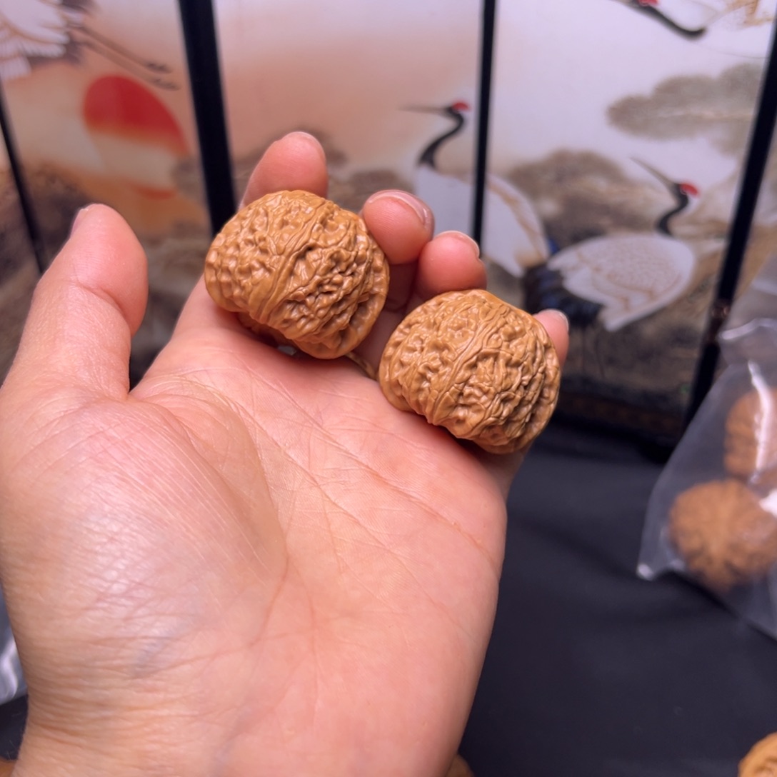 文玩核桃吊坠帅***?34白狮子