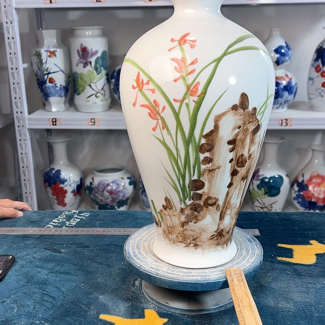 摆件景德镇陶瓷梅玉兰