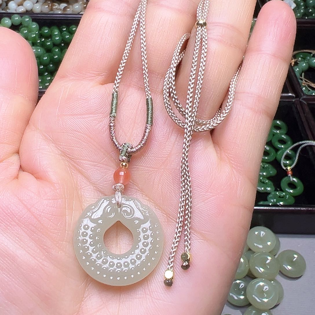 和田玉（碧玉）颈饰未镶嵌