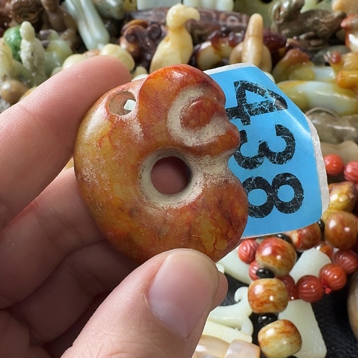 一***往和田玉未镶嵌颈饰