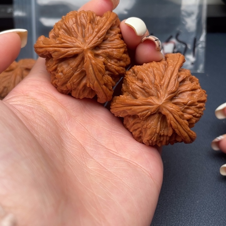 梦***魂文玩核桃吊坠白狮子