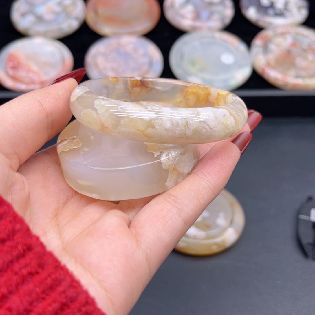 玛瑙/玉髓手镯未镶嵌53