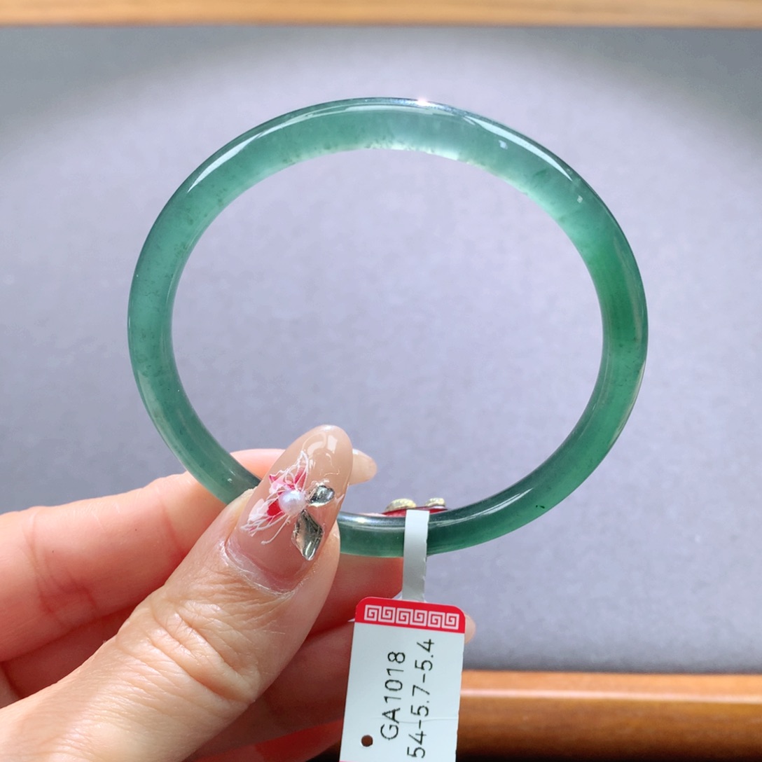 翡翠手镯未镶嵌天然翡翠手镯