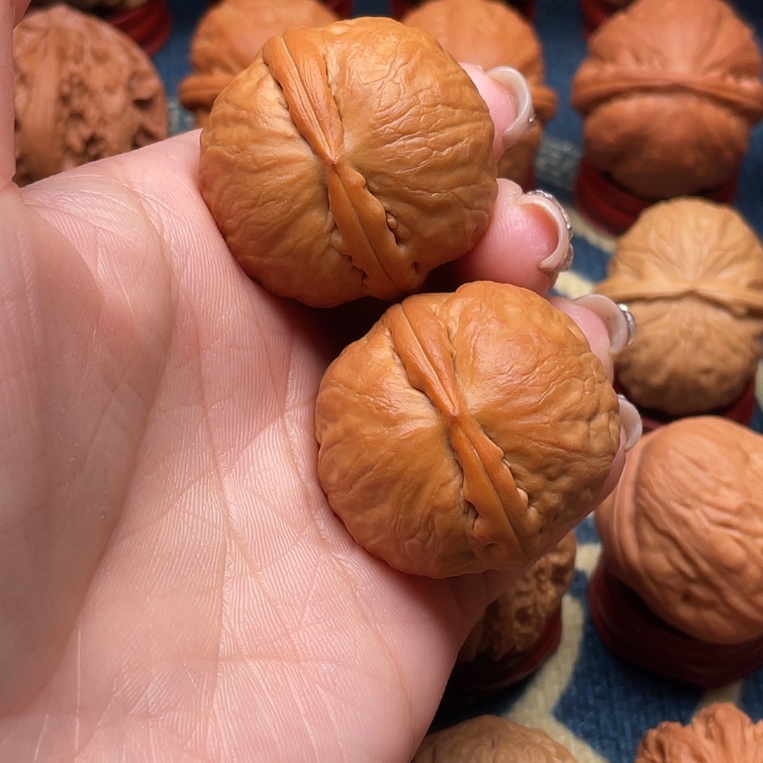 文玩核桃把件精品绣球